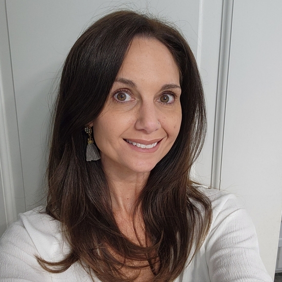 Meet your Posher, Amandalyn - Picture 1 of 2